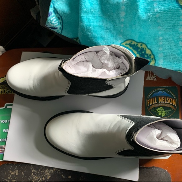 Marc Fisher White with Black Lug Sole Ankle Boots Women’s size 9.5 MLPATRICK - Picture 5 of 10